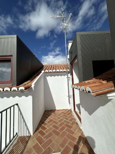 Apartamento T1 Novo, mobilado, anual, no Centro Pombalino de Vila Real de Santo António.