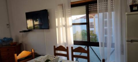 Apartamento T2 em Altura para arrendamento de Outubro a Maio