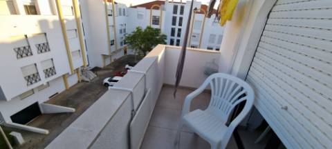 Apartamento T2 em Altura para arrendamento de Outubro a Maio