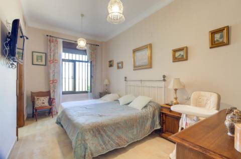 Moradia Térrea de 4 Quartos com 2ha em Local Privilegiado