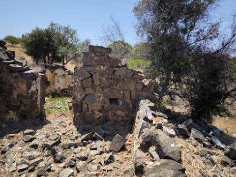 RUINA COM TERRENO - COM PIP APROVADO PARA MORADIA T3 COM PISCINA - VISTA MAR - VILA NOVA DE CACELA - VRSA - ALGARVE