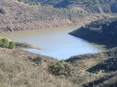 TERRENO RÚSTICO COM 7.560 M2 - NA BARRAGEM DO BELICHE - CASTRO MARIM - ALGARVE