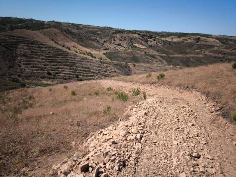 TERRENO RÚSTICO COM 7.560 M2 - NA BARRAGEM DO BELICHE - CASTRO MARIM - ALGARVE