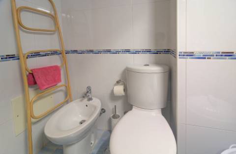 Apartamento T2 moderno com ampla varanda e decorado com qualidade para venda em VRSA