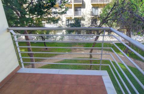 Apartamento T2 moderno com ampla varanda e decorado com qualidade para venda em VRSA