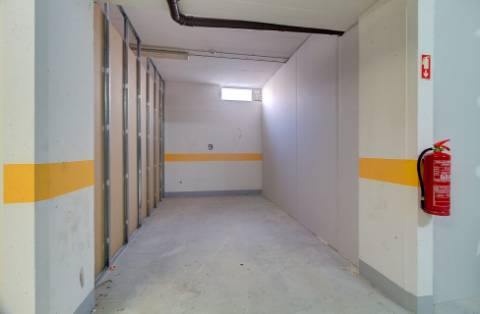 Apartamento T2 moderno com ampla varanda e decorado com qualidade para venda em VRSA