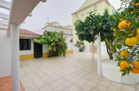 Moradia T2 Disponível para Arrendamento de Outubro a Junho