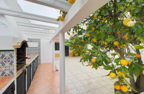 Moradia T2 Disponível para Arrendamento de Outubro a Junho