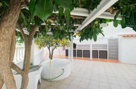 Moradia T2 Disponível para Arrendamento de Outubro a Junho