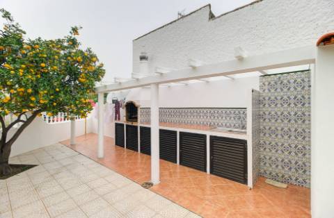 Moradia T2 Disponível para Arrendamento de Outubro a Junho