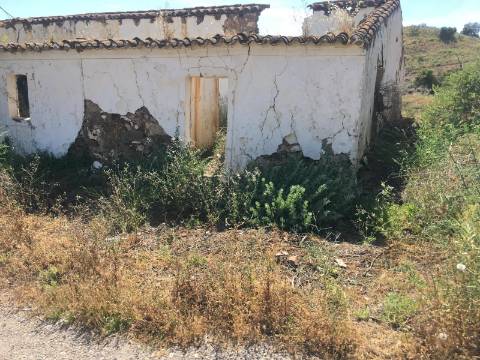 TERRENO COM 3051 M2 - URBANO DE 91 M2 - PARA REABILITAR - CASAS NOVAS - CASTRO MARIM