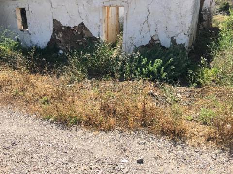 TERRENO COM 3051 M2 - URBANO DE 91 M2 - PARA REABILITAR - CASAS NOVAS - CASTRO MARIM