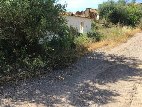 TERRENO COM 3051 M2 - URBANO DE 91 M2 - PARA REABILITAR - CASAS NOVAS - CASTRO MARIM