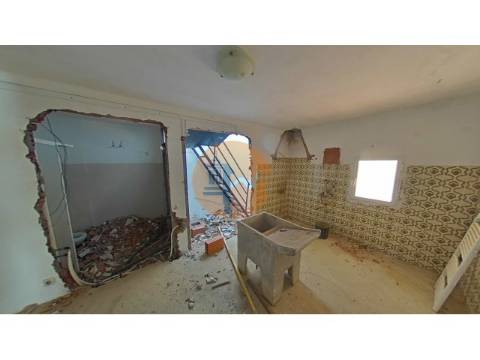 MORADIA PARA RECUPERAR EM SÃO BARTOLOMEU DO SUL - CASTRO MARIM - ALGARVE