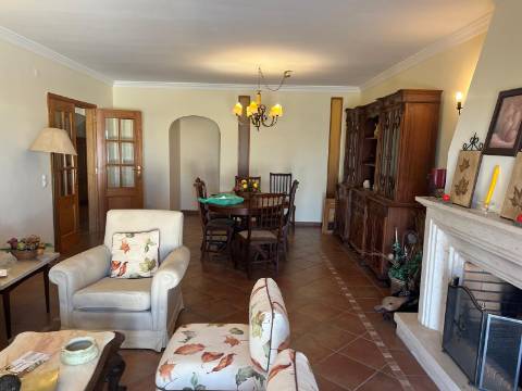 Fantástica Moradia com Piscina para venda