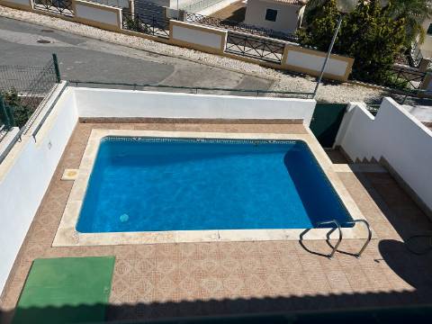 Fantástica Moradia com Piscina para venda