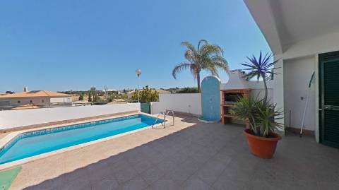 Fantástica Moradia com Piscina para venda