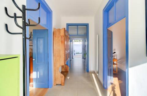 Moradia tradicional para venda em quinta junto a núcleo urbano, com a possibilidade de construção de 7 moradias com piscina