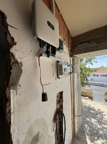 Moradia em fase de reconstrução em Santa Justa