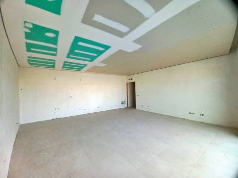 Excelente apartamento T2 com piscina, em fase de construção no centro de Almancil.