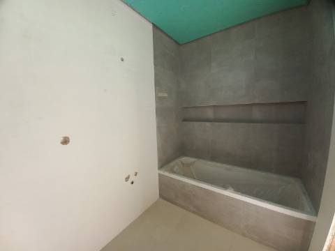 Excelente apartamento T2 com piscina, em fase de construção no centro de Almancil.