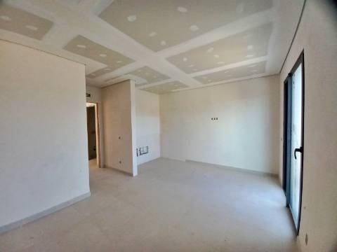 Excelente apartamento T2 com piscina, em fase de construção no centro de Almancil.