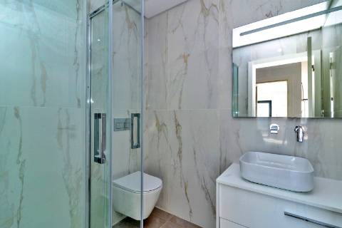 Excelente apartamento T2 com boas áreas, garagem e arrumo fechado em fase de construção no centro de Loulé.