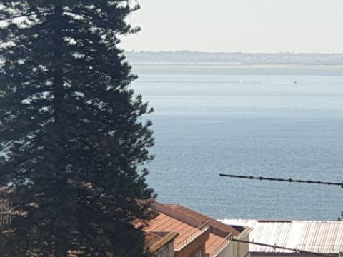 Fantástico Apartamento T2 totalmente remodelado com vista Rio, junto a Santa Apolónia, excelente localização