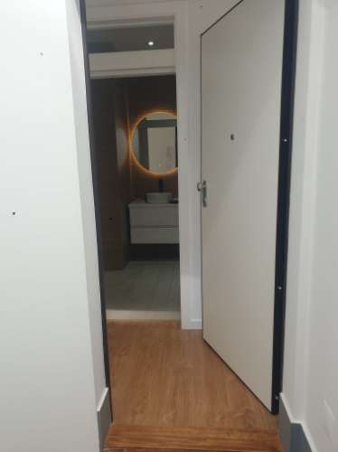 Fantástico Apartamento T2 totalmente remodelado com vista Rio, junto a Santa Apolónia, excelente localização