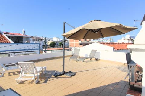 Apartamento T2, último andar, com um amplo terraço de 74.40 m2, Santa Luzia, Tavira