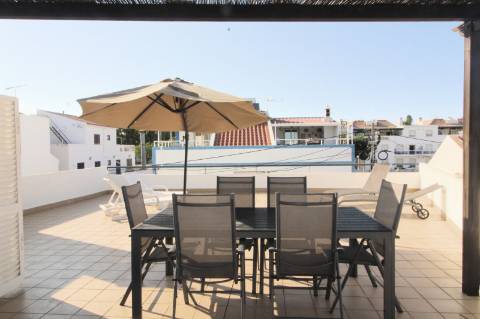 Apartamento T2, último andar, com um amplo terraço de 74.40 m2, Santa Luzia, Tavira
