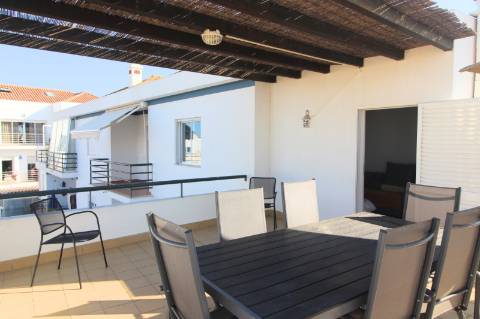Apartamento T2, último andar, com um amplo terraço de 74.40 m2, Santa Luzia, Tavira