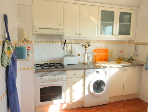 Apartamento T2, último andar, com um amplo terraço de 74.40 m2, Santa Luzia, Tavira