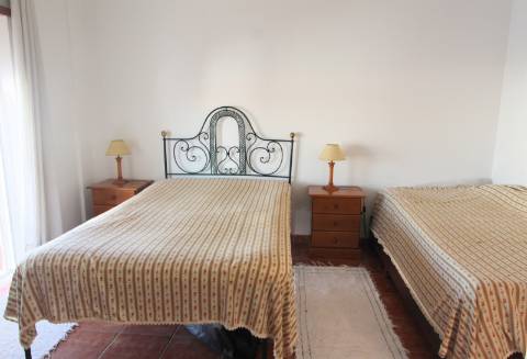 Apartamento T2, último andar, com um amplo terraço de 74.40 m2, Santa Luzia, Tavira