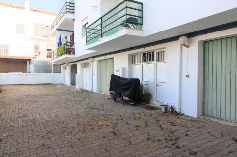 Apartamento T2, último andar, com um amplo terraço de 74.40 m2, Santa Luzia, Tavira