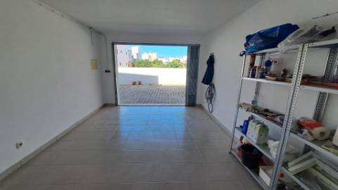 Apartamento T2, último andar, com um amplo terraço de 74.40 m2, Santa Luzia, Tavira