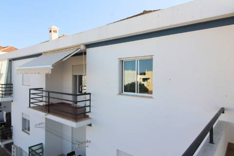 Apartamento T2, último andar, com um amplo terraço de 74.40 m2, Santa Luzia, Tavira