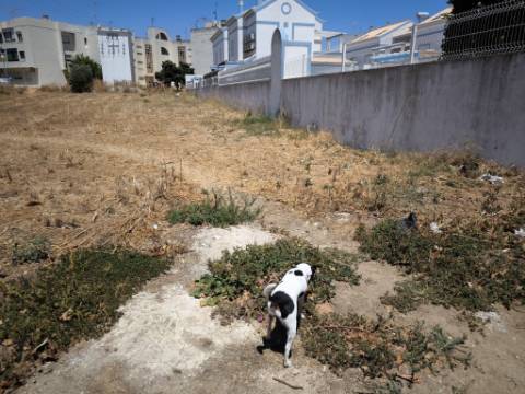 TERRENO URBANO COM 1720 M2 - PARA CONSTRUÇÃO - MORADIAS PREDIO - MANTA ROTA - VILA NOVA DE CACELA - VRSA
