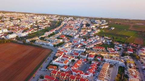 TERRENO URBANO COM 1720 M2 - PARA CONSTRUÇÃO - MORADIAS PREDIO - MANTA ROTA - VILA NOVA DE CACELA - VRSA