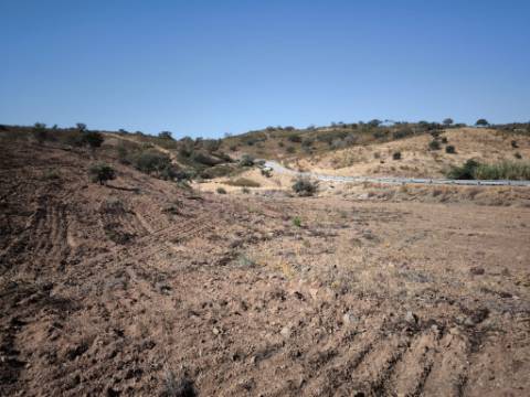 TERRENO RUSTICO COM 5.720 M2 - COM POÇO - CORTE DO GAGO - CASTRO MARIM - ALGARVE