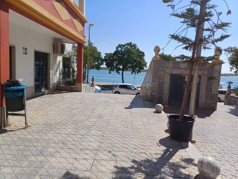 Apartamento T1 situado na primeira linha Rio Guadiana. Arrendamento de Outubro a Maio