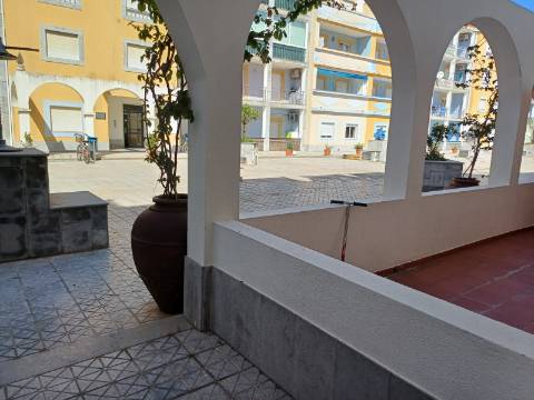 Apartamento T1 situado na primeira linha Rio Guadiana. Arrendamento de Outubro a Maio