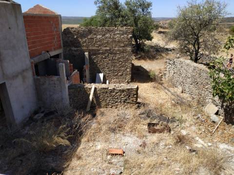 MORADIA - TURISMO - COM TERRENO DE 6 HECTARES NA ALDEIA DE SÃO MARTINHO - ALCOUTIM - ALGARVE