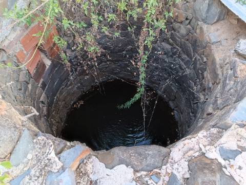 TERRENO COM ARMAZÉM - RUINA - NORA - FURO - COM 77.630 M2 - CONSTRUÇÃO DE MORADIA E TURISMO - MALHÃO - CASTRO MARIM - ALGARVE