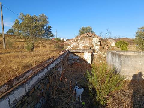 TERRENO COM ARMAZÉM - RUINA - NORA - FURO - COM 77.630 M2 - CONSTRUÇÃO DE MORADIA E TURISMO - MALHÃO - CASTRO MARIM - ALGARVE