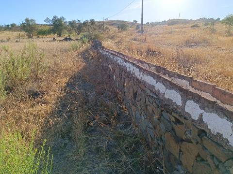 TERRENO COM ARMAZÉM - RUINA - NORA - FURO - COM 77.630 M2 - CONSTRUÇÃO DE MORADIA E TURISMO - MALHÃO - CASTRO MARIM - ALGARVE