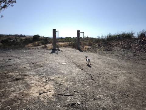 TERRENO COM 7.280 M2 - COM TERRAÇO - VISTA MAR - PRÓXIMO A CORTE DO GAGO - CASTRO MARIM - ALGARVE