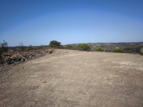 TERRENO COM 7.280 M2 - COM TERRAÇO - VISTA MAR - PRÓXIMO A CORTE DO GAGO - CASTRO MARIM - ALGARVE