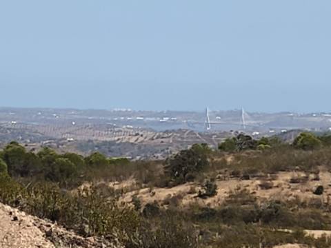 TERRENO COM 7.280 M2 - COM TERRAÇO - VISTA MAR - PRÓXIMO A CORTE DO GAGO - CASTRO MARIM - ALGARVE