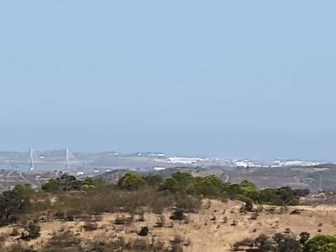 TERRENO COM 7.280 M2 - COM TERRAÇO - VISTA MAR - PRÓXIMO A CORTE DO GAGO - CASTRO MARIM - ALGARVE